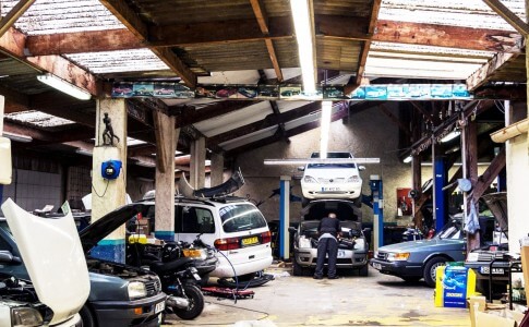 Vente de voitures endommagées en France : Une arnaque révélée par la presse