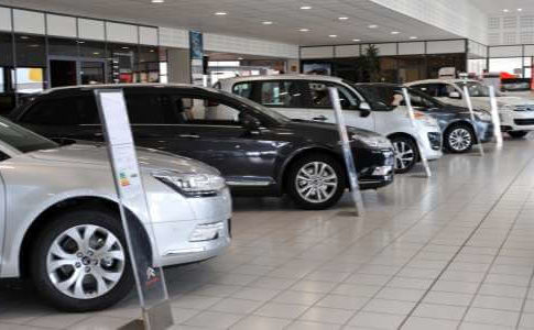 En France, le prix d’un véhicule neuf atteint le chiffre record de 25 000 € environ