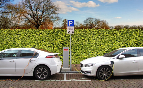 Les voitures thermiques bientôt interdites en France